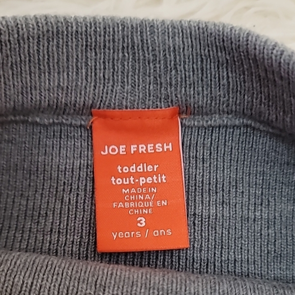 Joe Fresh, Gray and White Bubble Skirt with Pleated Smocked Details,Girls Size 3 - Picture 2 of 5